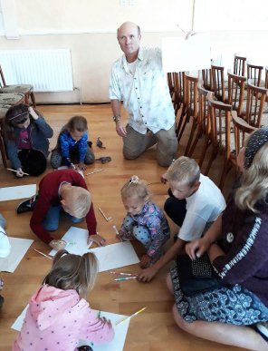 На Закарпаття приїхали лікарі зі США: люди масово записуються до них на огляд – 08