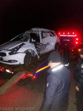 Вночі на Виноградівщині на своїй автівці насмерть розбився водій, жінка-пасажир дивом вижила – 01 Вночі на Виноградівщині на своїй автівці насмерть розбився водій, жінка-пасажир дивом вижила – 01