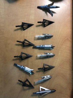 Закарпатські митники вилучили у іноземця арбалет – 03