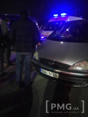 На КПП "Ужгород-Вишнє Нємецьке" стався неочікуваний інцидент. Чоловіка довелось терміново рятувати – 02