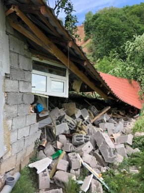 "Відключені газ та світло. Є загроза повторного зсуву": очільник Мукачівщини про ситуацію у Кольчині – 03