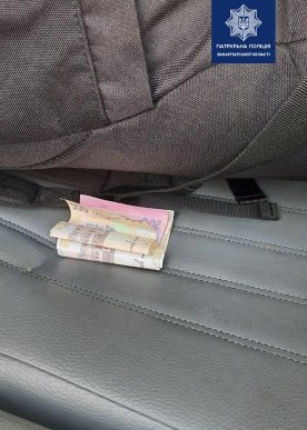 Чоловік спробував дати хабар правоохоронцям: відома причина – 02