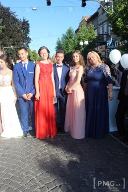 У Мукачеві нагородили випускників-медалістів – 10