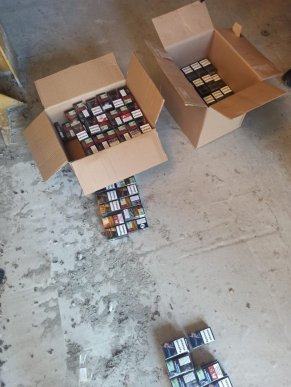 Прикордонники знайшли у дверцятах легковика приховані сигарети – 02