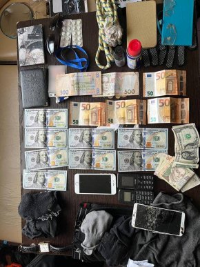 Резонансне викриття: поліція затримала чоловіків, які обкрадали квартири закарпатців – 06