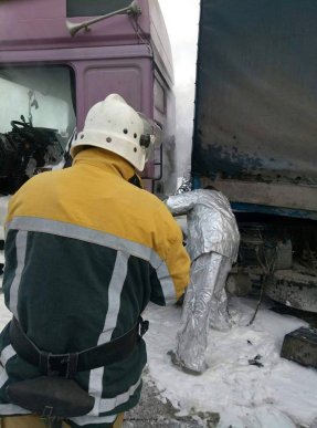 Біля АЗС у Нижніх Воротах горіла вантажівка – 04