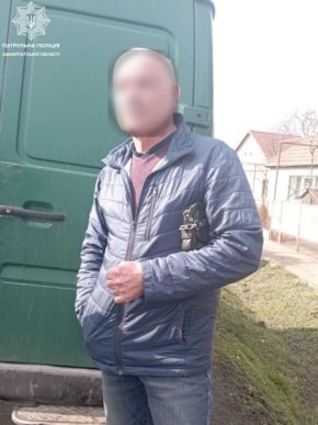 Поліцейські з прикордонниками зупинили авто: що трапилось у Ракошині – 04