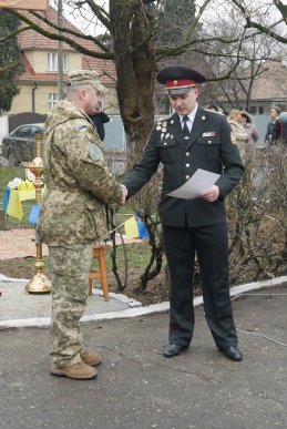 На площі Віталія Постолакі в Ужгороді до Дня пам’яті Небесної Сотні встановили і освятили хрест – 21