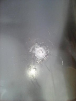 Невідомі обстріляли будинок та пошкодили автомобіль ще одного закарпатського прикордонника – 03