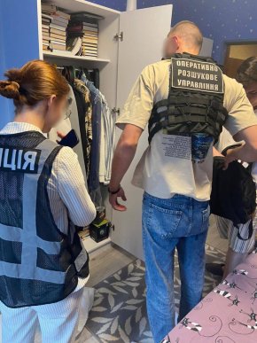 Трьом переправникам, які допомагали чоловікам перетинати кордон, повідомили про підозру – 05