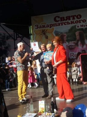 У Мукачеві сьогодні відбувся парад рудих – 04 У Мукачеві сьогодні відбувся парад рудих – 04