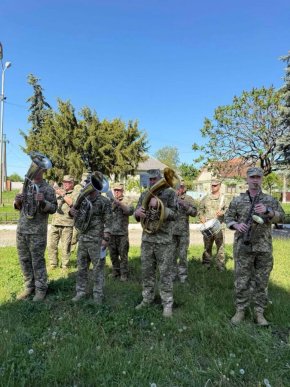 На Мукачівщині попрощались із полеглим військовим – 04