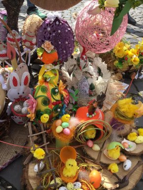 У центрі Мукачева з’явилося писанкове дерево – 04