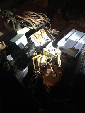 На Закарпатті СБУ попередила контрабанду комплектуючих до військової авіації – 06