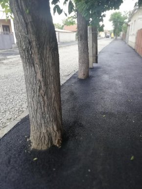 Закарпатців здивувало те, як у Берегові заасфальтували тротуар – 02