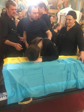 Сьогодні Закарпаття прощалося з полеглим Героєм – 02