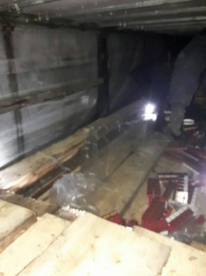 У вантажівці знайшли контрабанду на 1,5 мільйони – 04