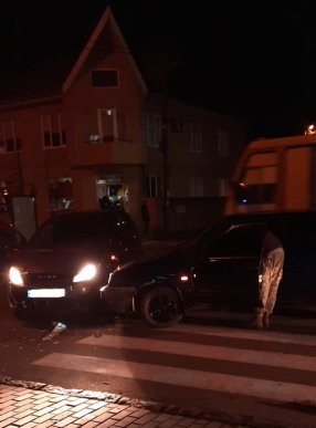 Вечірня аварія в Ужгороді: оприлюднено фото – 01