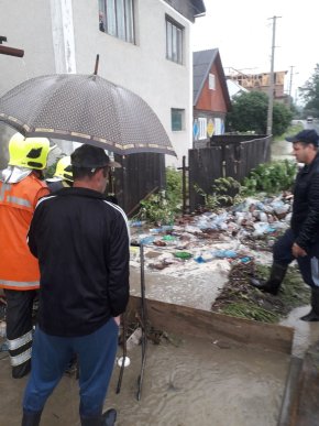 На Рахівщині злива підтопила будинок – 02