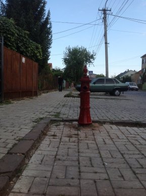 Громадські активісти взялись наводити лад з пожежними гідрантами чехословацької доби (ФОТО) – 02 Громадські активісти взялись наводити лад з пожежними гідрантами чехословацької доби (ФОТО) – 02