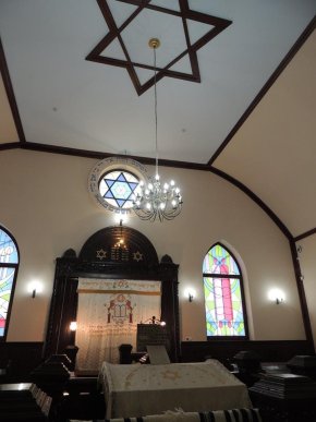 Фотовиставку "Синагоги східно-центральної Європи, 1781-1944" урочисто відкрили у Берегові – 04