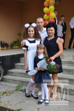 У Мукачівській ЗОШ №7 відбулось урочисте свято Першого дзвоника (ФОТОРЕПОРТАЖ) – 01