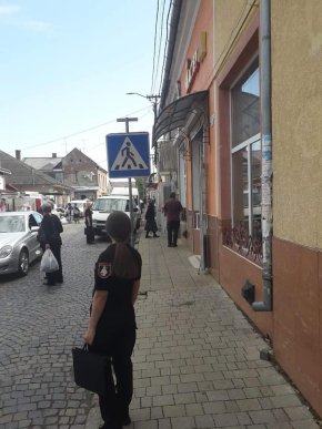 Торгівля біля ринку: багатьох мукачівців обурили дії муніципалів – 02