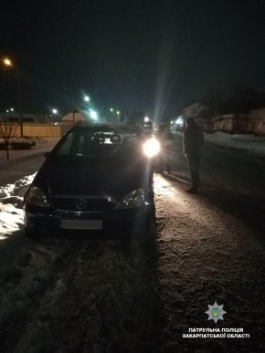 У Мукачеві розшукують водія, який ймовірно скоїв ДТП і втік з місця події – 03 У Мукачеві розшукують водія, який ймовірно скоїв ДТП і втік з місця події – 03