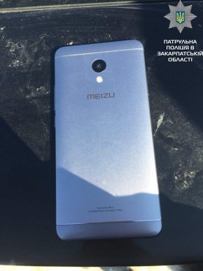 Грабіж в Ужгороді: заявницю і зловмисника "поєднала" спільна кримінальна справа  – 02