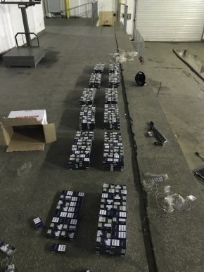 Закарпатські митники через приховані сигарети вилучили BMW українця, що прямував до Берліна – 06