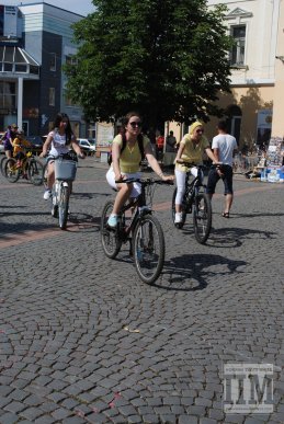 З нагоди Дня захисту дітей вулицями Мукачева пройшов велопробіг – 03