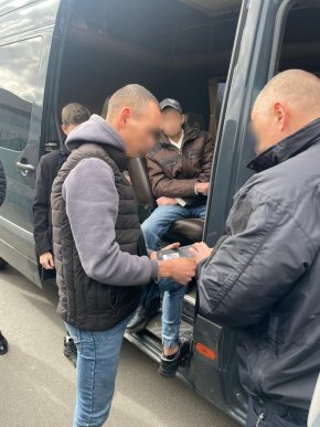 Резонансне викриття в Ужгороді: відомо, кого затримали – 03