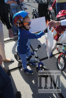 Велолюбителі Мукачева "прокатались" історичними місцями міста (ФОТО) – 08