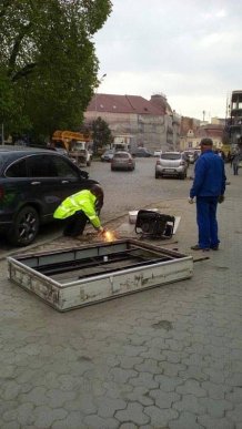 Ужгород продовжують очищати від реклами – 06 Ужгород продовжують очищати від реклами – 06