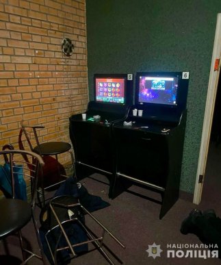 Заклади замаскували під кафе і спортивні бари: що коїлось в Ужгороді та в Мукачеві – 06