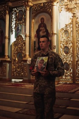 У Мукачеві попрощалися з полеглим на війні Героєм – 02