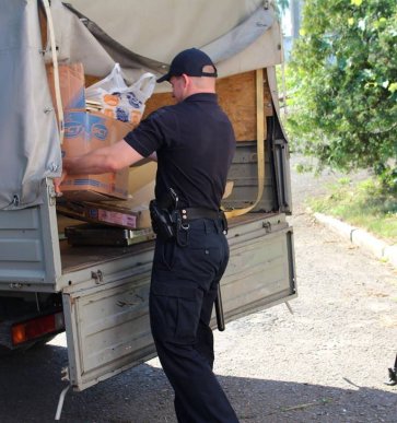 Закарпатські патрульні долучились до всеукраїнської акції зі збору макулатури – 02