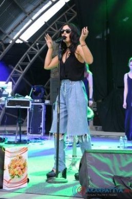 Джамала дала неймовірний концерт в обласному центрі та зробила з Ужгородом фото на згадку – 10