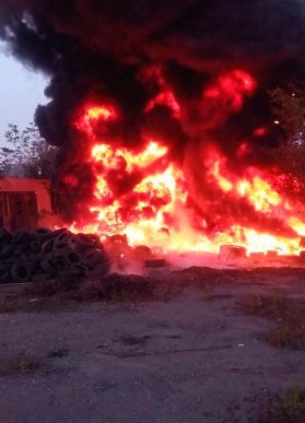 Під вечір в Ужгороді розгорілась масштабна пожежа – 01