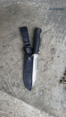 У Нижніх Воротах в машині знайшли зброю – 03