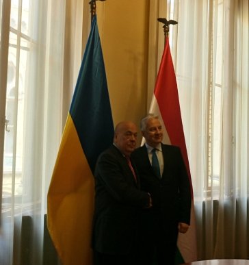 Угорці побудують дорогу, яка веде до Верецького перевалу – 03