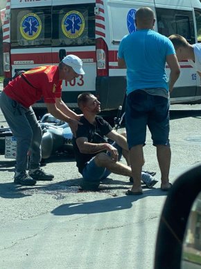 В Ужгороді мотоцикліст потрапив під колеса авто – 02