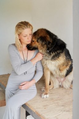 Волонтерки-захисниці тварин знялись у незвичній фотосесії – 02