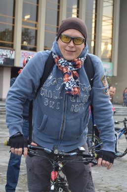 В Ужгороді відбувся велозаїзд "Night Ride" у светрах – 05