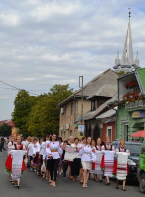 Тячівські майстрині провели районне свято вишитих рушників – 04