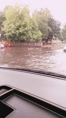 Страшна злива: вулицями міста текла вода – 02