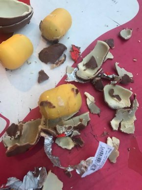 В Ужгороді продають зіпсовані солодощі, – соцмережі – 04