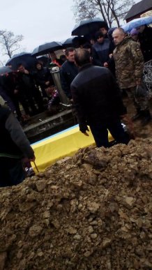 На Берегівщині попрощались з бійцем АТО Михайлом Кушніром – 04