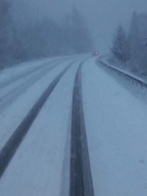 Через снігопад на перевалі ускладнено рух – 03