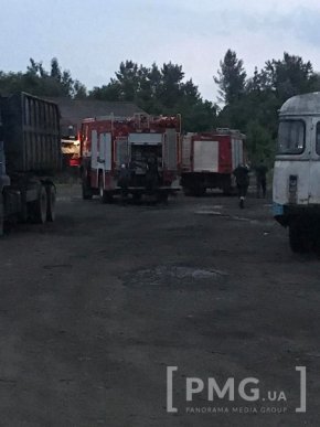 Вечірня пожежа у Мукачеві: клуби диму видно із різних частин міста – 04